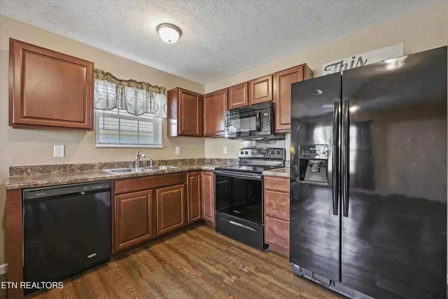 1702 Watauga St, Sevierville, TN 37876 - #3