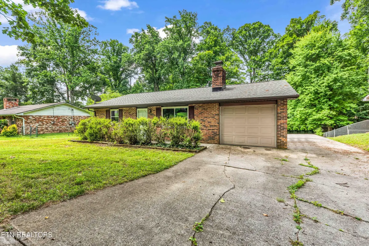 5412 Foxwood Rd, Knoxville, TN 37921 - #1