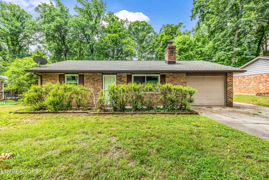 5412 Foxwood Rd, Knoxville, TN 37921 - #2