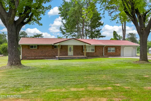 74 Farmer Rd, Crossville, TN 38571