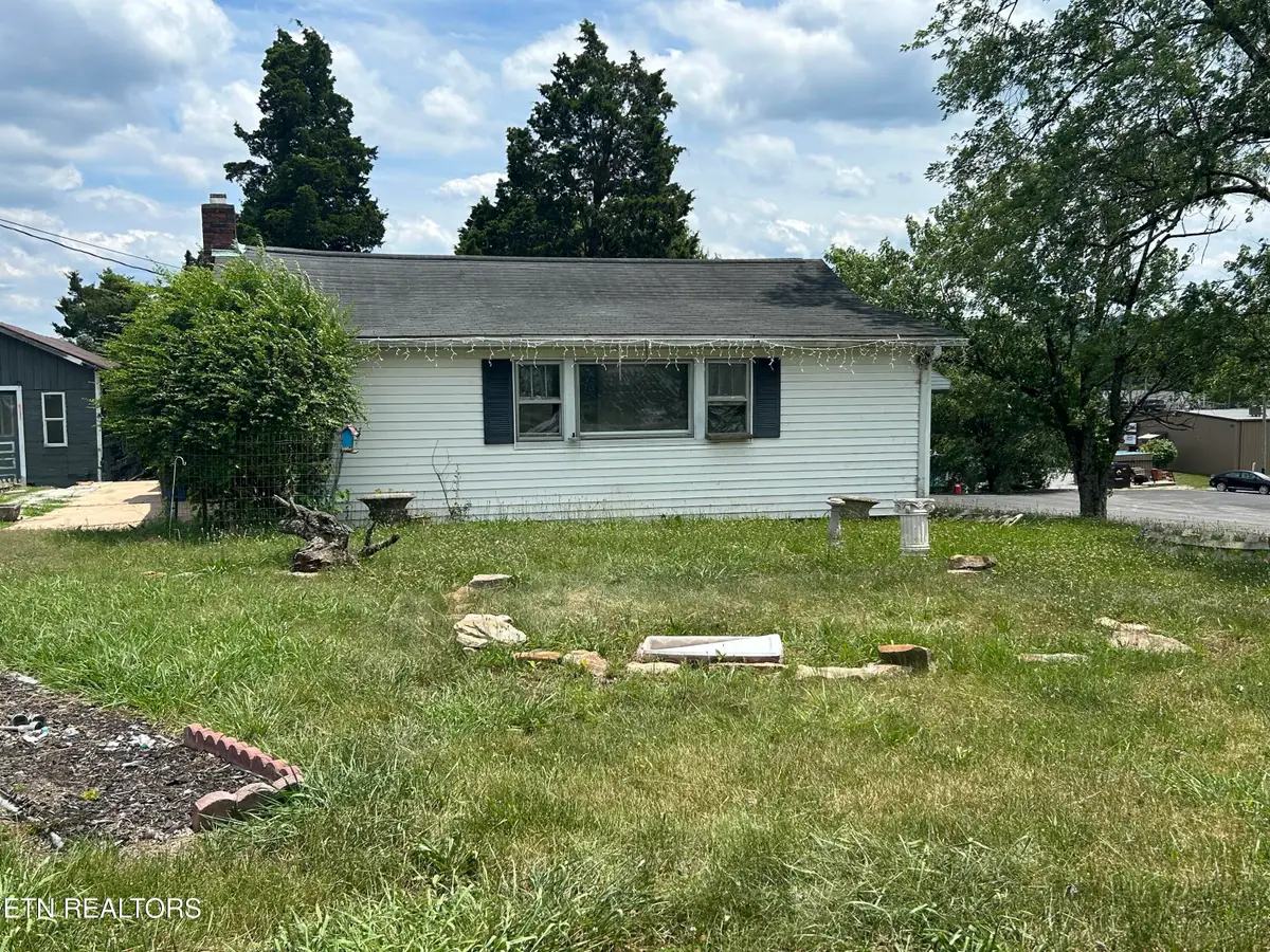 921 Fowler St, Clinton, TN 37716 - #1