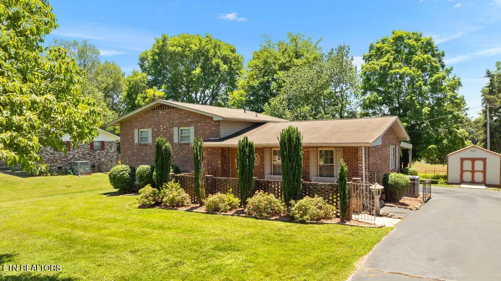 2404 Calloway Circle, Lenoir City, TN 37772 - #1