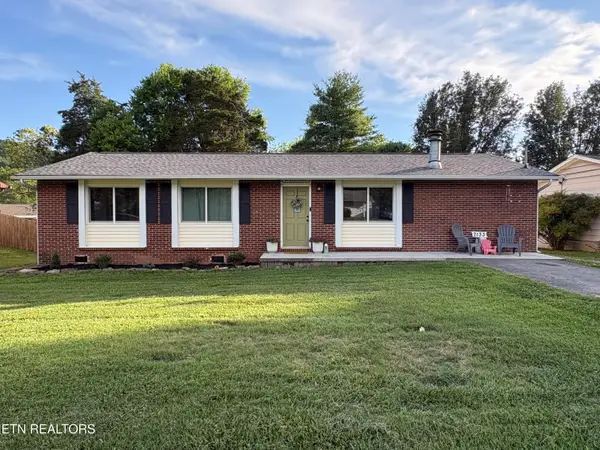 7133 Meadowbrook Circle, Knoxville, TN 37918
