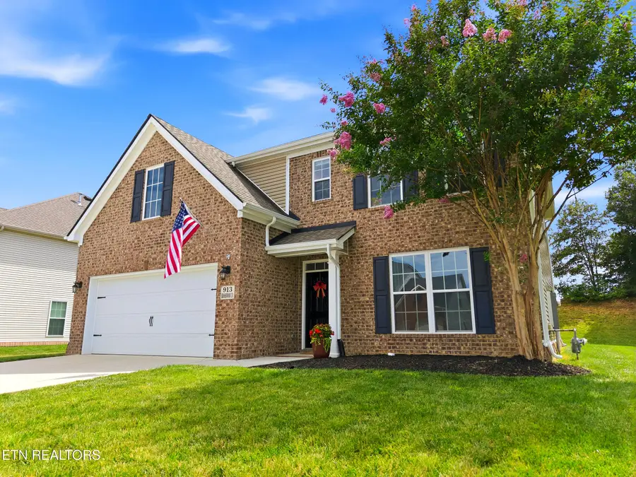 913 Brookwood Lane, Maryville, TN 37801 - #2