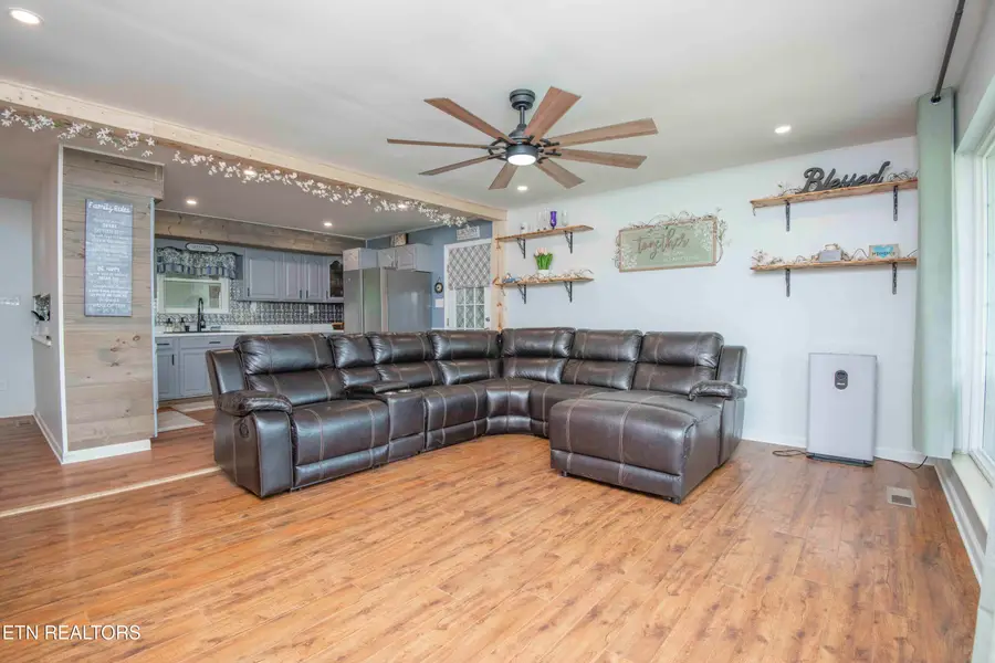 606 Caton St, Seymour, TN 37865 - #3