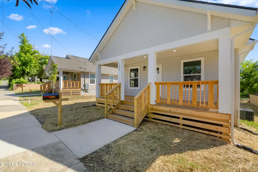 3004 Johnston St, Knoxville, TN 37921 - #2