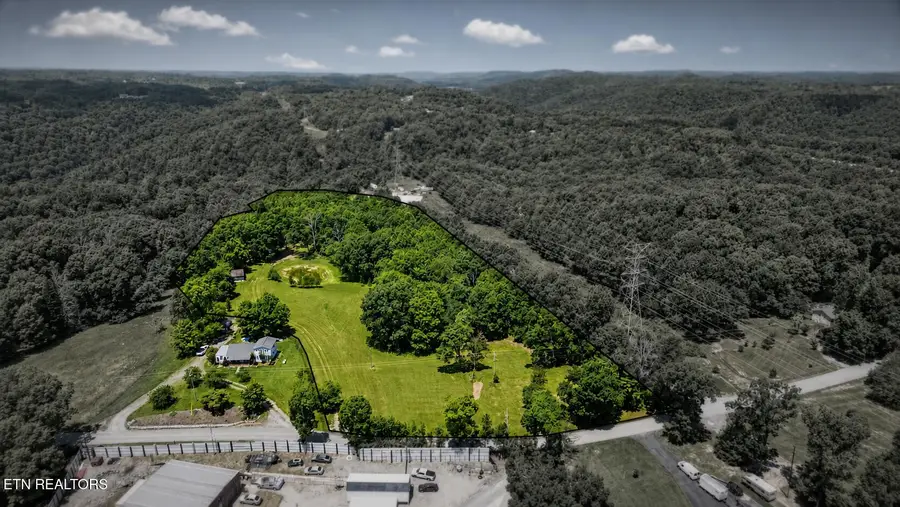 1323 Bee Rock Rd, Monterey, TN 38574 - #3