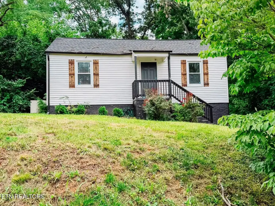 2512 Greenfield Lane, Knoxville, TN 37917 - #2