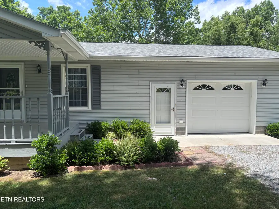 1567 Little Sycamore Rd, Tazewell, TN 37879 - #3