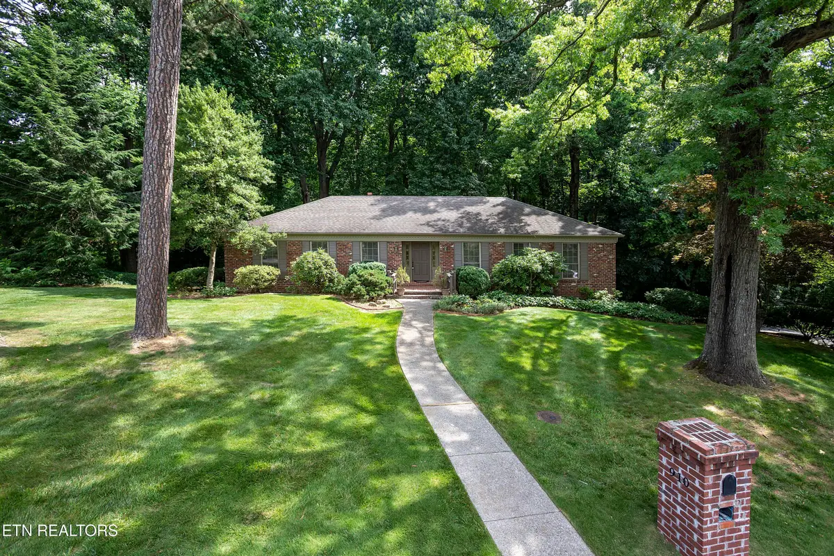 910 Bathurst Rd, Knoxville, TN 37909 - #1