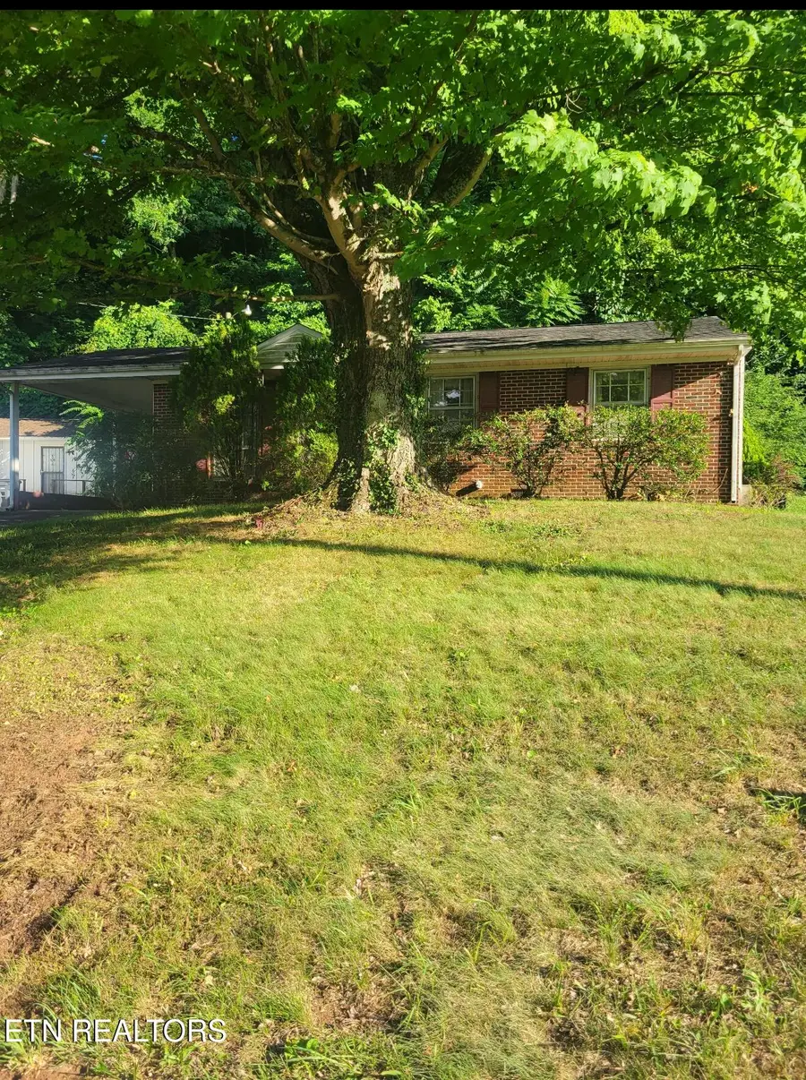 2318 Sylvania Ave, Knoxville, TN 37920 - #2
