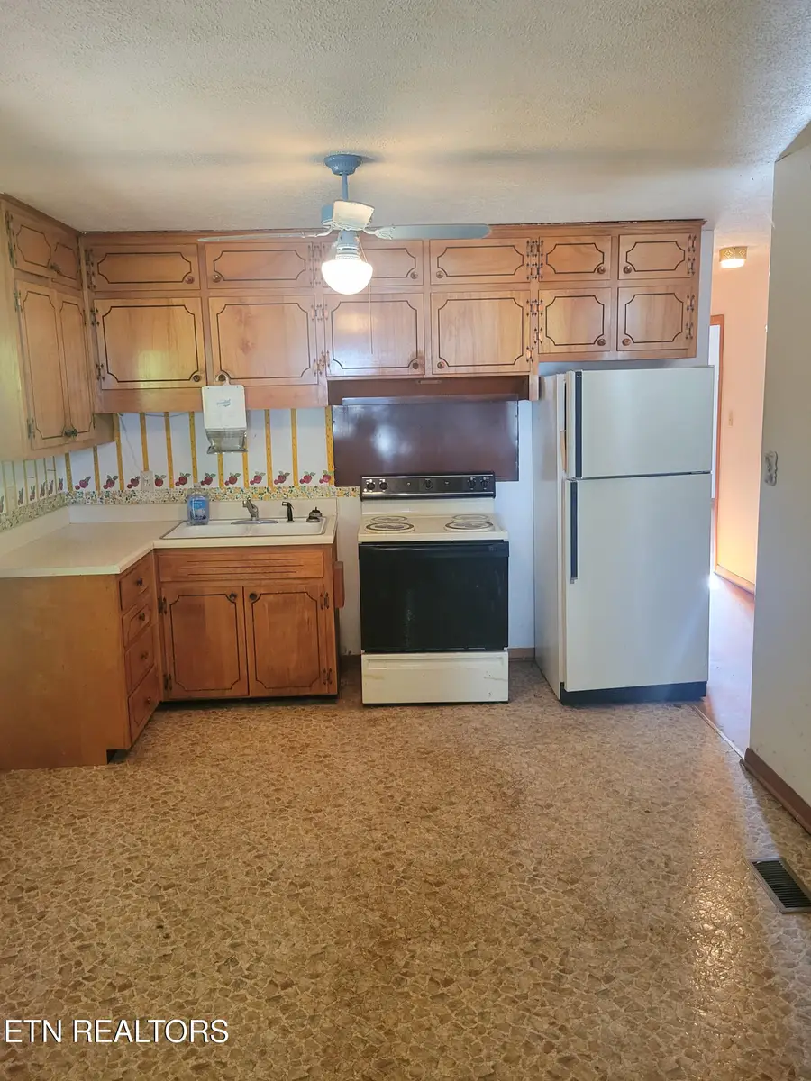 2318 Sylvania Ave, Knoxville, TN 37920 - #3