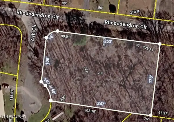 200 Rhododendron Circle, Crossville, TN 38555