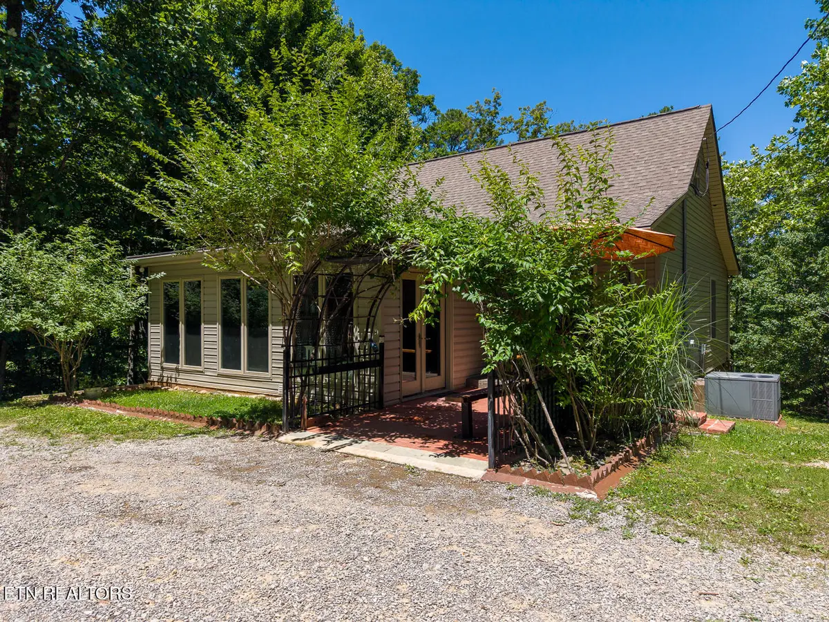 1042 Old Oliver Rd, Walland, TN 37886 - #1