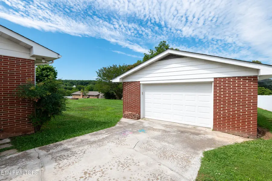 1886 E Brown School Rd, Maryville, TN 37804 - #3