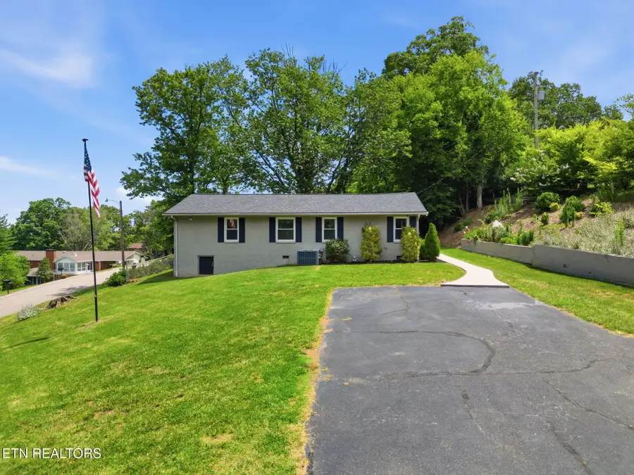 604 Weldon Drive, Maryville, TN 37801 - #2