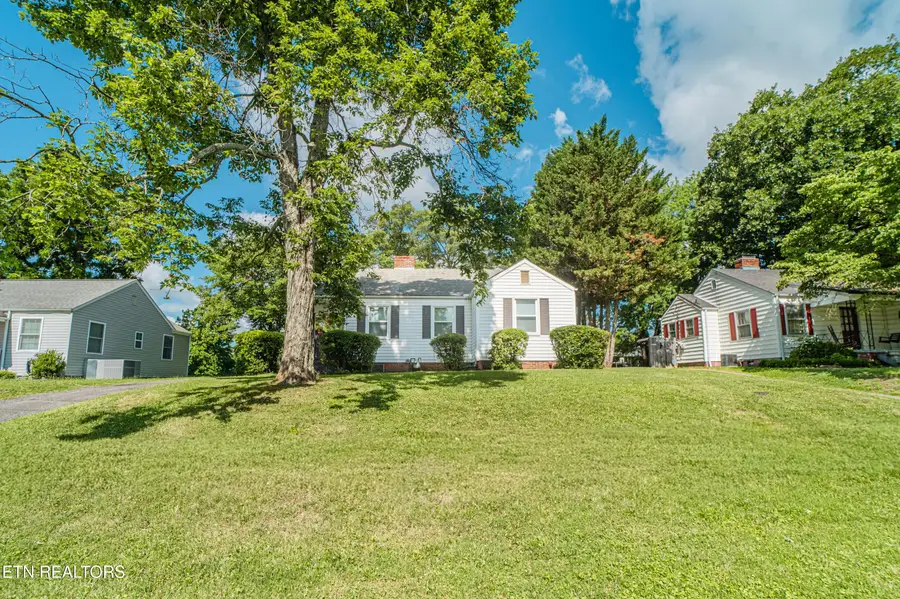 1751 N Wright Rd, Alcoa, TN 37701 - #2