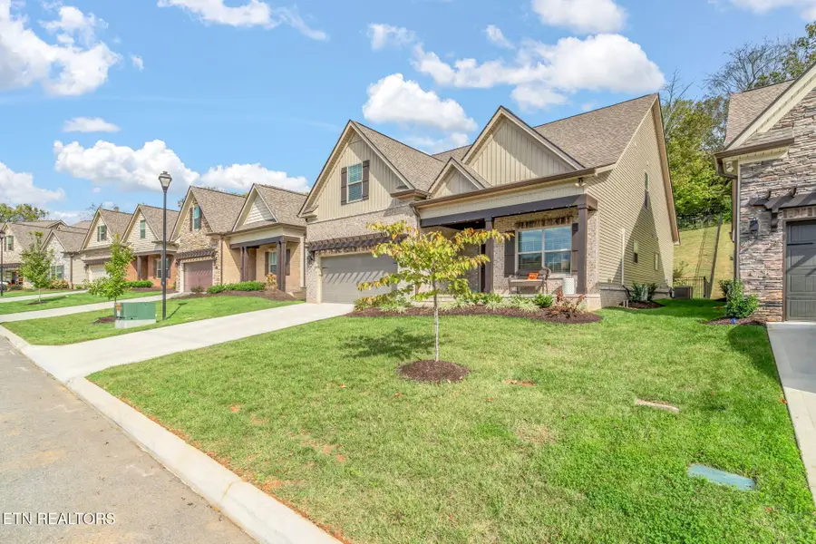 3036 Sycamore Creek Rd, Knoxville, TN 37931 - #3