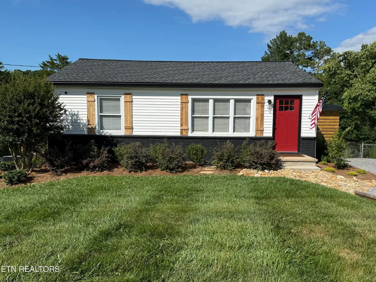 8024 Brickyard Rd, Powell, TN 37849 - #1