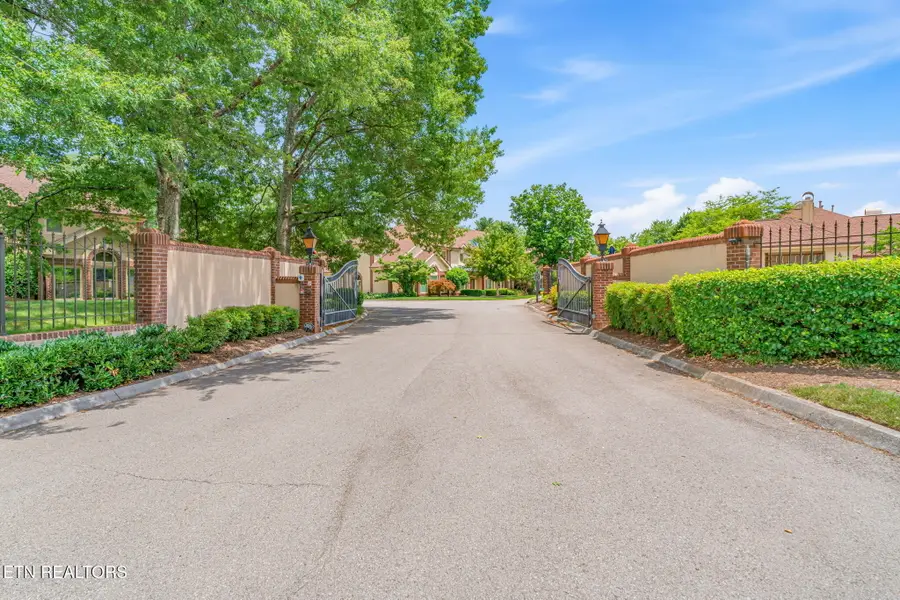 920 Westcourt Drive, Knoxville, TN 37919 - #2