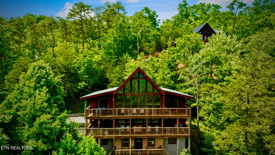769 Cartertown Rd, Gatlinburg, TN 37738 - #2