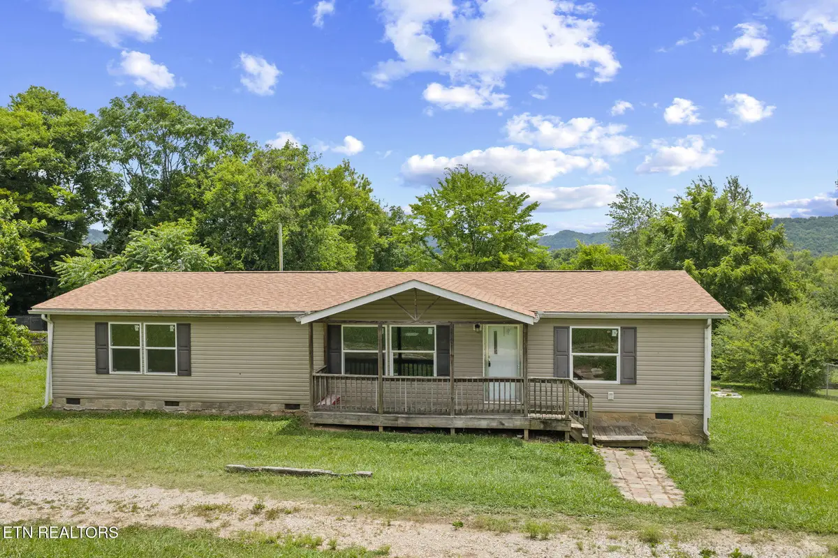 707 Mcadoo St, Clinton, TN 37716 - #1