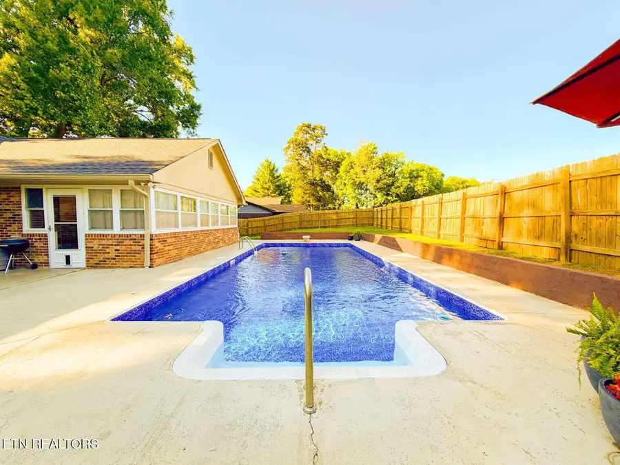 2128 Buckingham Circle, Maryville, TN 37803 - #2