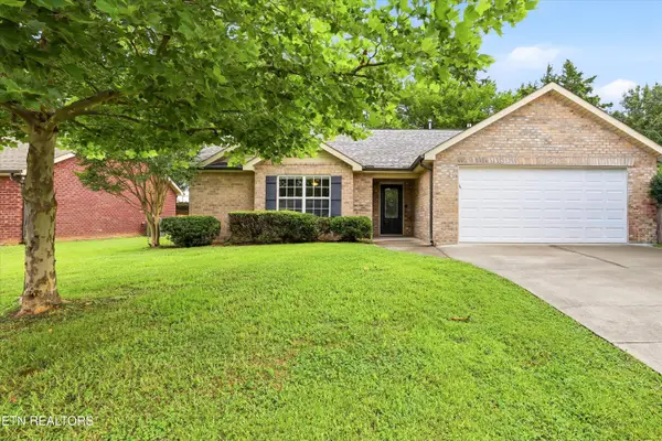 7644 Applecross Rd, Corryton, TN 37721