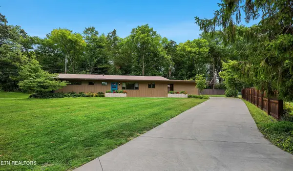 828 Abington Lane, Knoxville, TN 37909