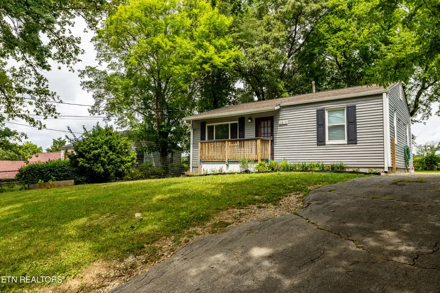 2819 Sunset Ave, Knoxville, TN 37914 - #2