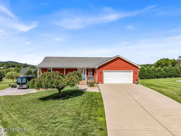 326 Oak Vista Drive, Dandridge, TN 37725