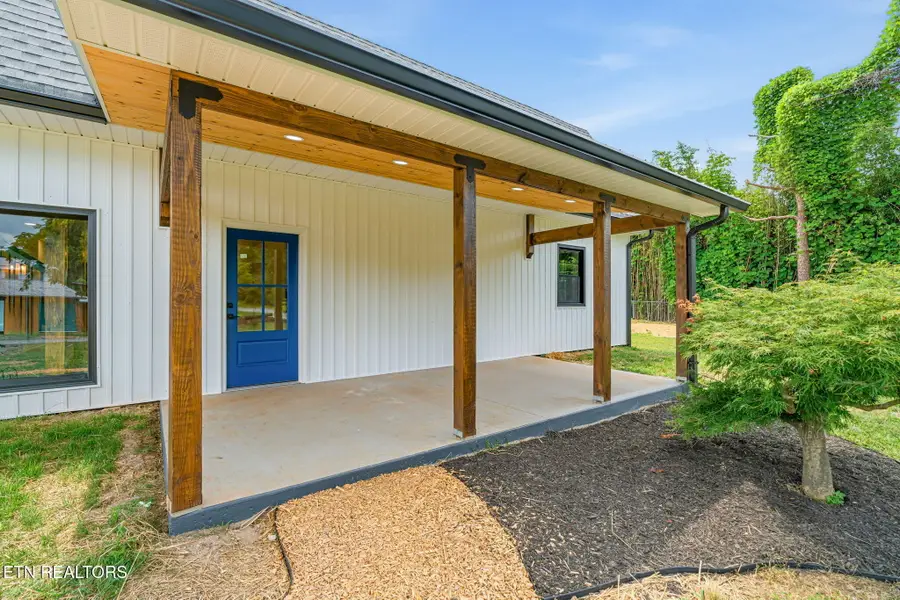 10275 Beals Chapel Rd, Lenoir City, TN 37772 - #2