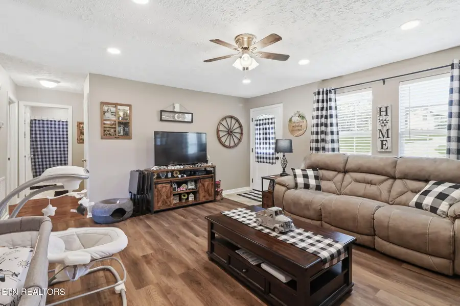 293 E Watkins Rd, Loudon, TN 37774 - #2