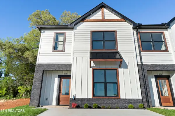 1335 Grace Ridge Drive, Sevierville, TN 37862