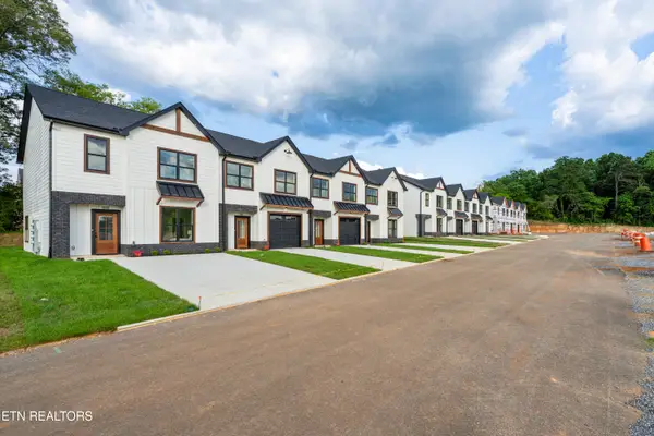 1345 Grace Ridge Drive, Sevierville, TN 37862