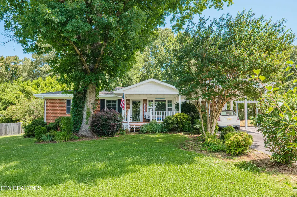 5608 Sierra Rd, Knoxville, TN 37912 - #1