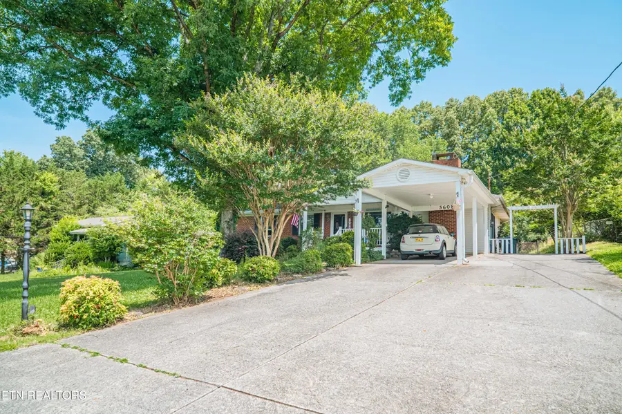 5608 Sierra Rd, Knoxville, TN 37912 - #3