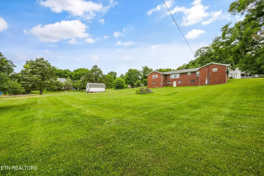 407 W College Ave, Friendsville, TN 37737 - #2