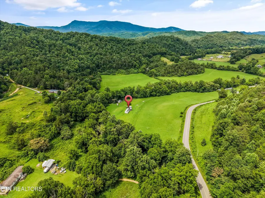 4845 Pearl Valley Rd, Sevierville, TN 37876 - #2