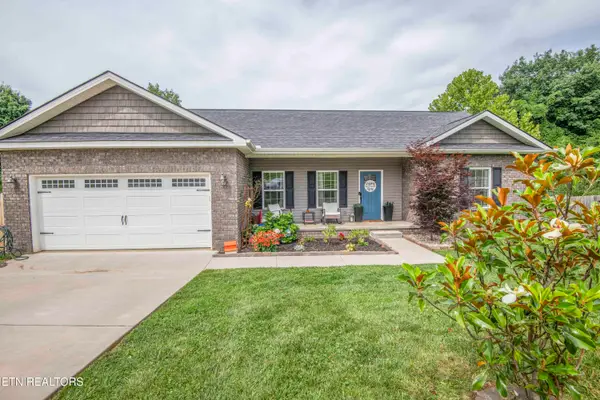 2000 Country Brook Lane, Knoxville, TN 37921