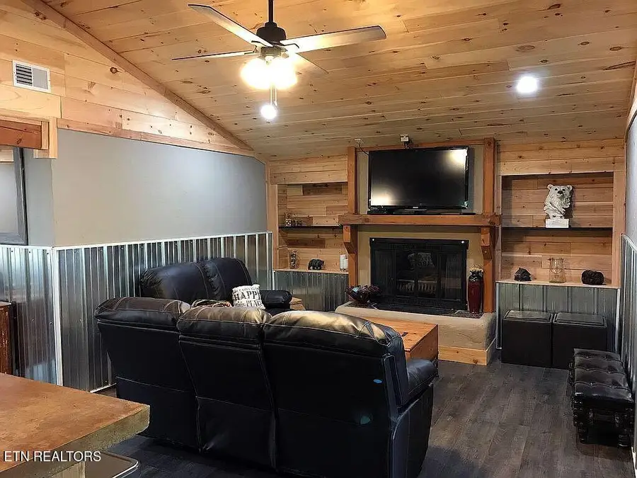 269 Huskey Grove Rd, Sevierville, TN 37876 - #2
