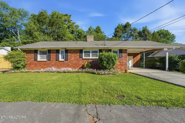 106 Pallas Rd, Oak Ridge, TN 37830