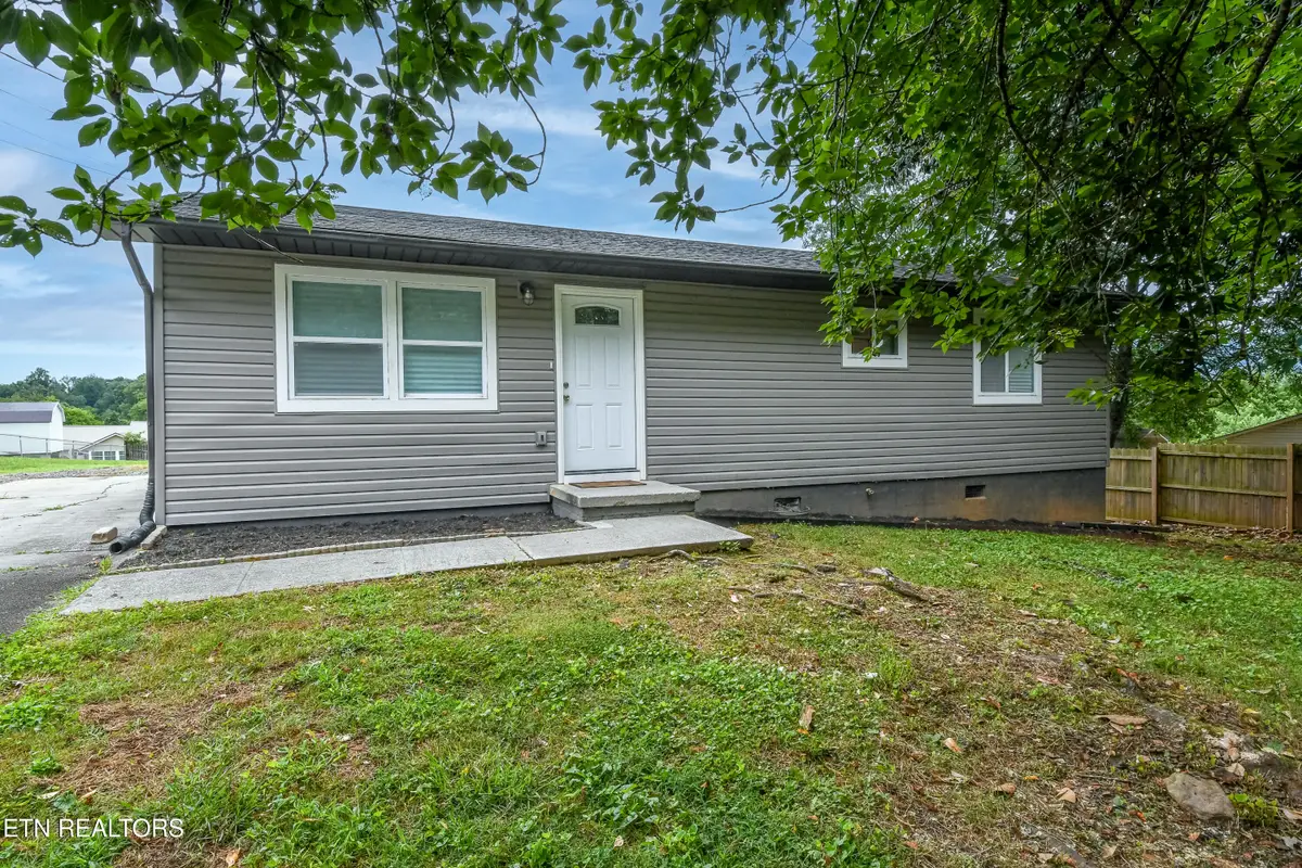 617 Patterson Rd, Walland, TN 37886 - #1