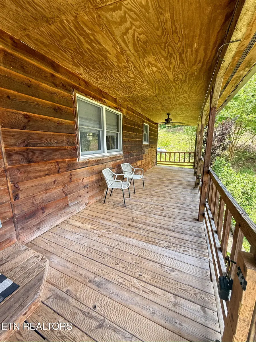 975 Keener Rd, Cosby, TN 37722 - #2