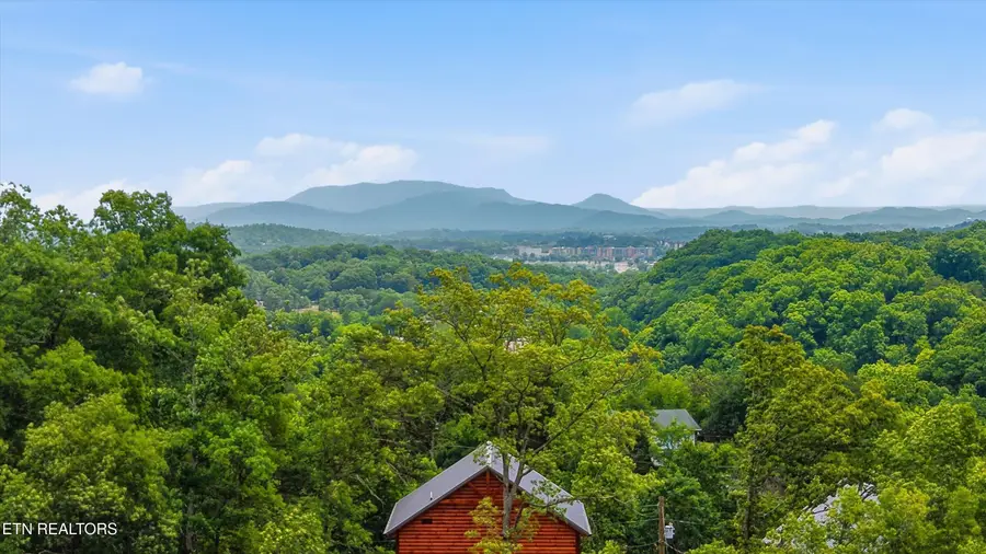640 Sunrise Blvd, Sevierville, TN 37862 - #3