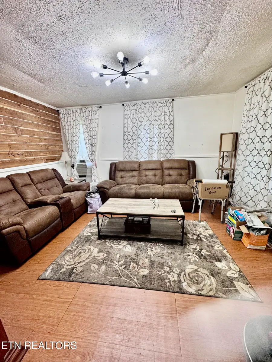 483 Watauga Ave, Knoxville, TN 37917 - #2