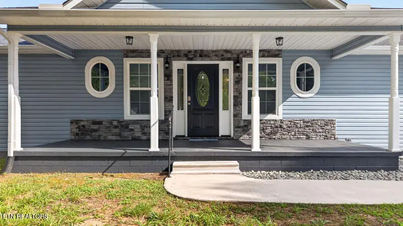 129 S Walden Drive, Harriman, TN 37748 - #2