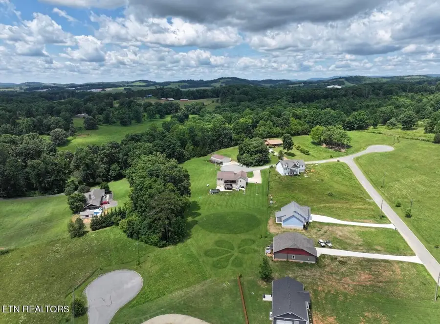 413 Chippewa Lane, Rutledge, TN 37861 - #3