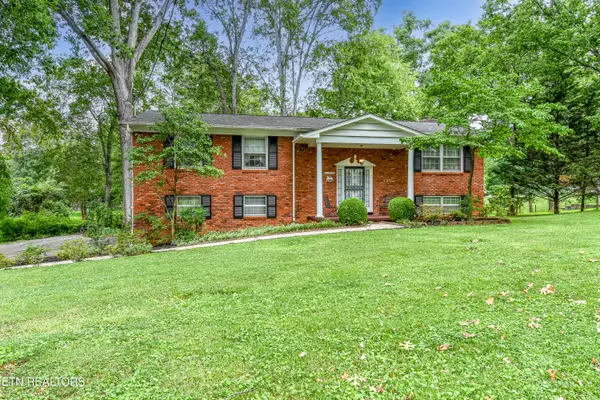 8705 Longmeade Drive, Knoxville, TN 37923