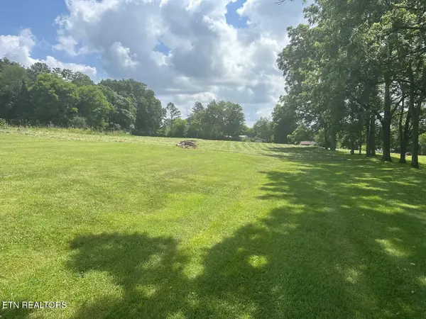 1035 Green Rd, Madisonville, TN 37354
